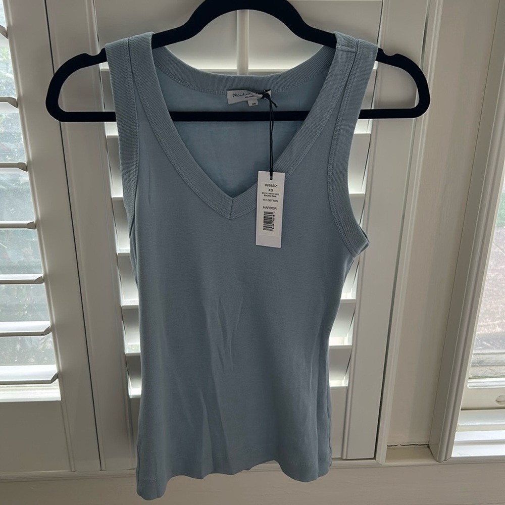 NWT Michael Stars Maya V Neck tank Sz XS